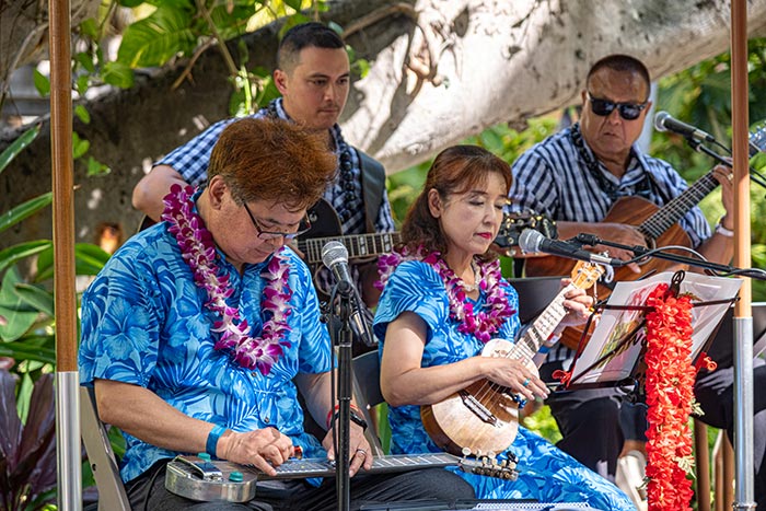 Shinichi and Kumiko Kakiuichi with David Woodward and Kaipo Asing